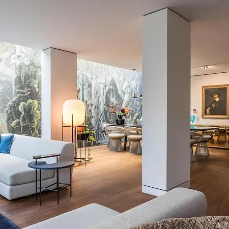 Artistic, Light And Spacious 3-bedrooms Apartment Amsterdam