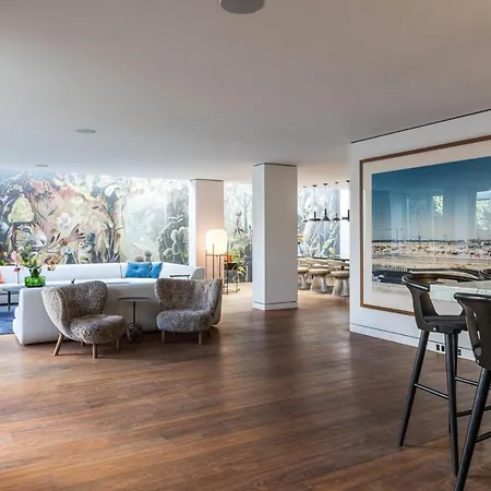 Artistic, Light And Spacious 3-bedrooms