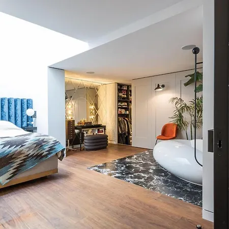 Artistic, Light And Spacious 3-bedrooms Appartement *