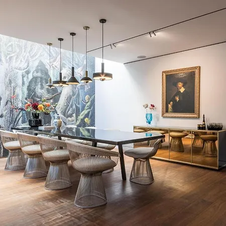 Artistic, Light And Spacious 3-bedrooms Appartement