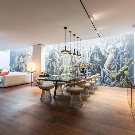 Artistic, Light And Spacious 3-bedrooms Apartment Amsterdam